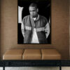 Die Arbeit „Jay-Z“ von Berry Behrendt entstand im Jahr 2003 und versteht sich als künstlerische Reflexion eines prägenden kulturellen Zeitgeistes. Das Portrait verbindet urbane Ästhetik mit zeitgenössischer Portraitkunst und verweist auf eine Ära, in der Hip-Hop kulturelle Identität, Stil und visuelle Sprache nachhaltig prägte. Die Arbeit erscheint als streng limitierte Fine Art Print Edition.